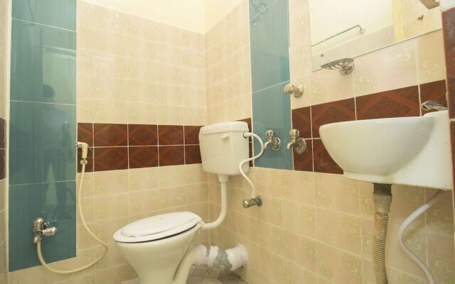 OYO 27610 Hotel Landmark