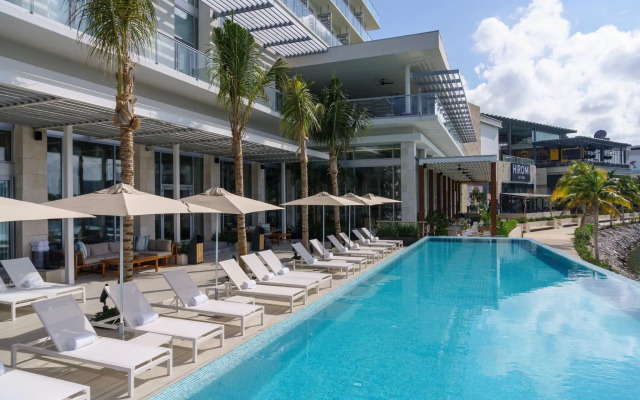 Renaissance Cancun Resort & Marina