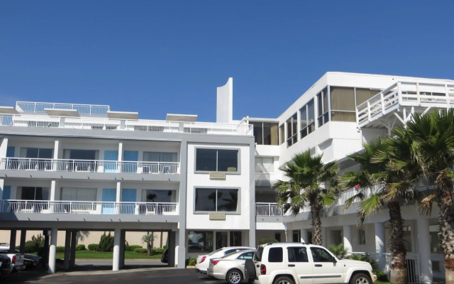 Arya Blu Inn & Suites