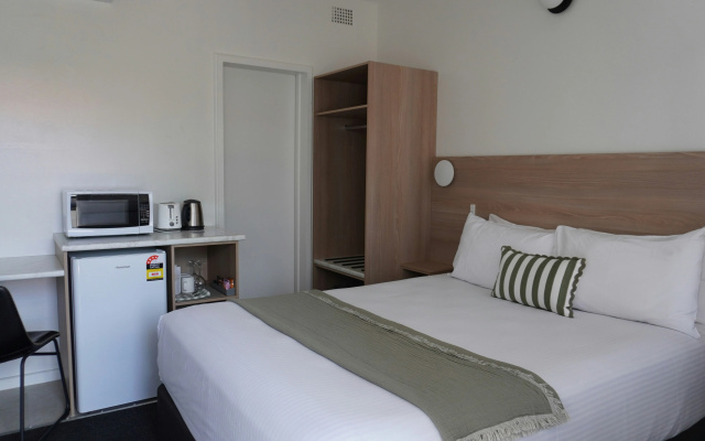 Abbotsleigh Motor Inn – Guest Rooms – Armidale