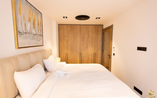 Diamond in City by wow property