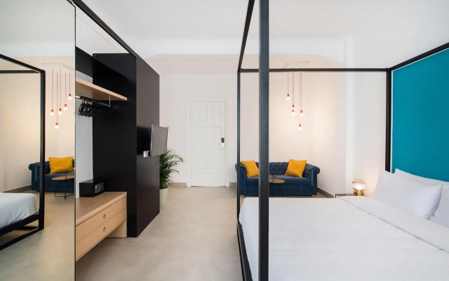 MONK Monastiraki Suites