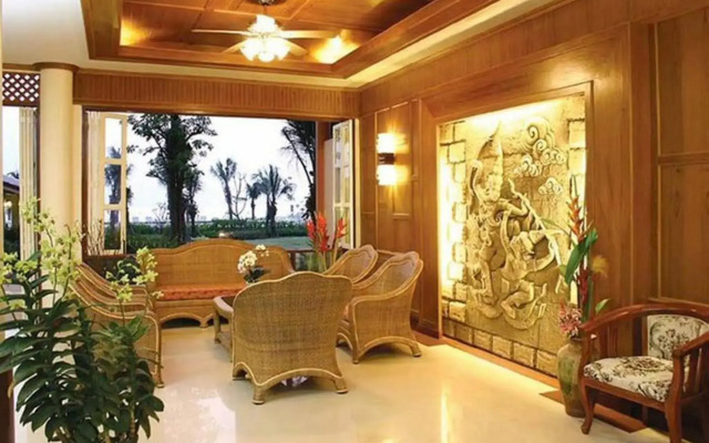 Lanta Casuarina Beach Resort