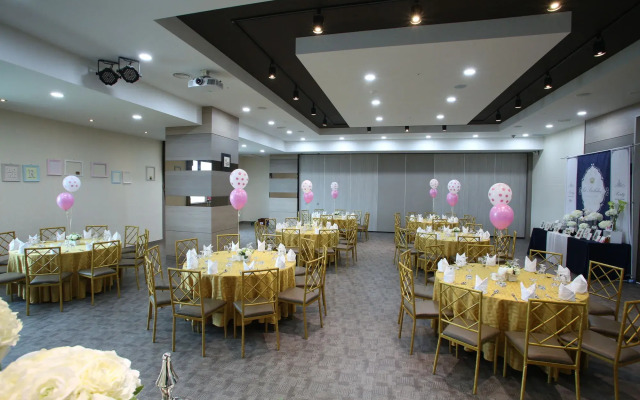 Hyunjin Tourist Hotel