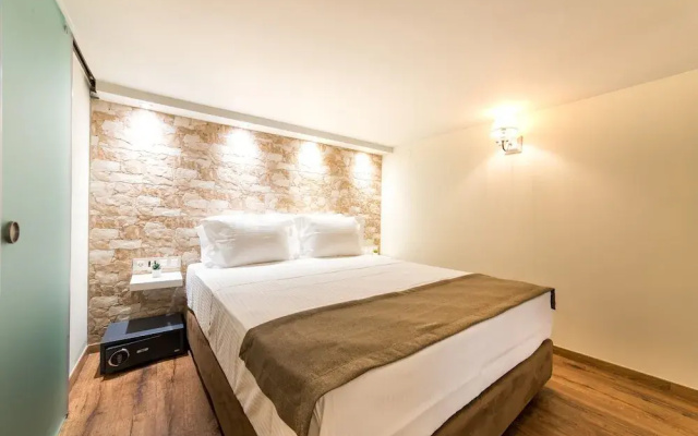Oinoelia Luxury Suites & Residence