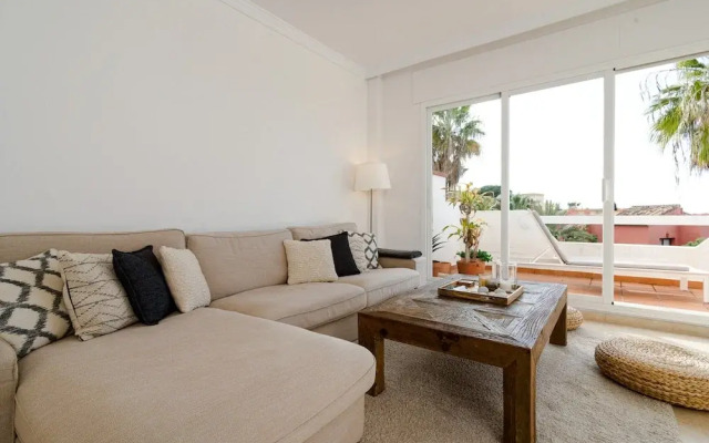 Lovely Apartment With Shared Pool