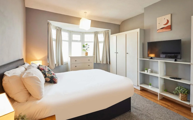 Host Stay The Midland Nest