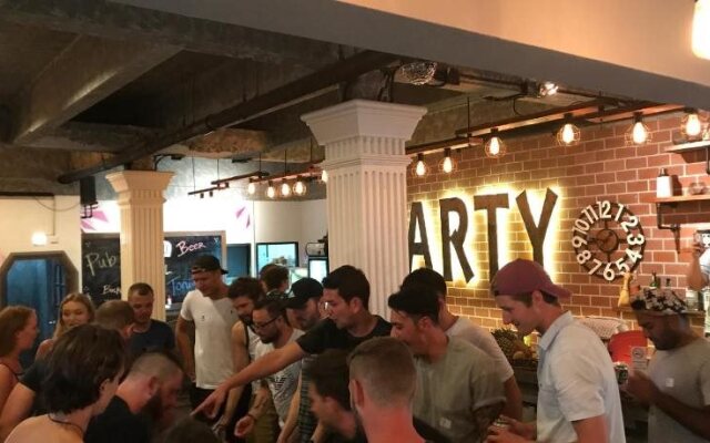 Bodega Phuket Party Hostel - Adults Only