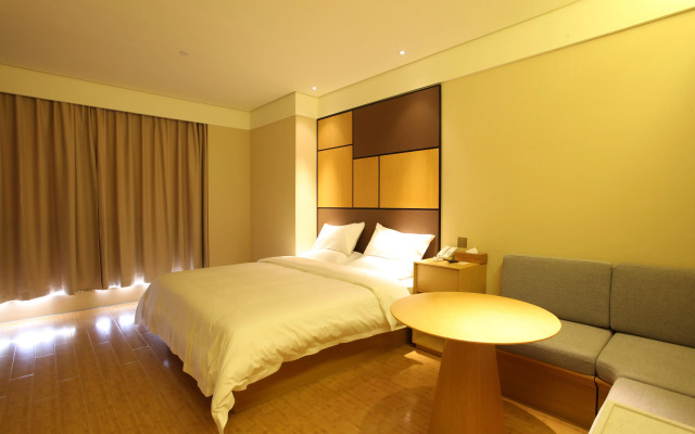 Ji Hotel (Shanghai Fengxian Nanqiao Bus Station)