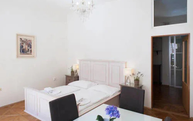 Selinor Old Town Apartments