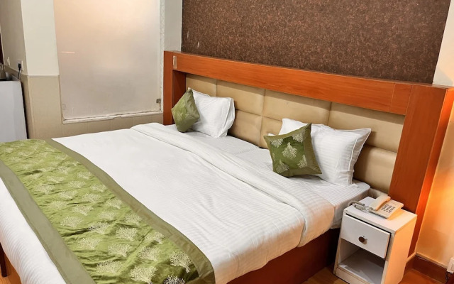 Oyster Pearl Near Medanta Hospital Sec39