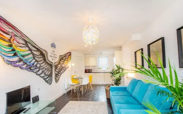 Modern House Close To Centre