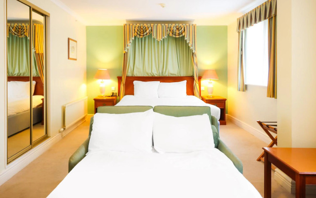 OYO Tong Park Hotel