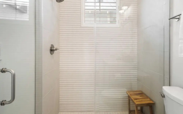 Serenity Shore 305 SOU