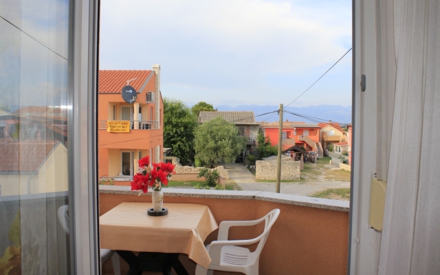 Apartment Ivan - 300 m from sea: A3 Nin, Zadar riviera