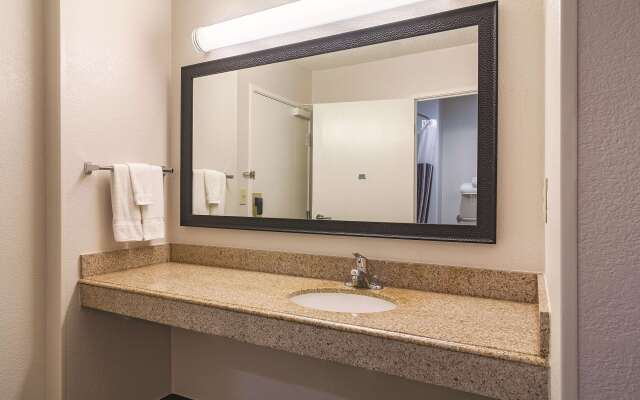 Wingate by Wyndham Brunswick GA / I-95
