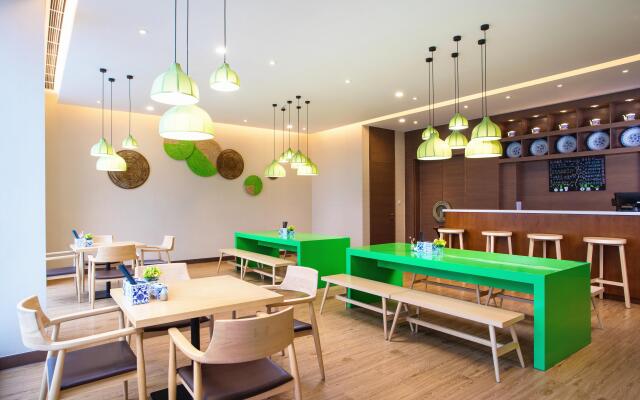 Holiday Inn Wuxi Taihu New City by IHG