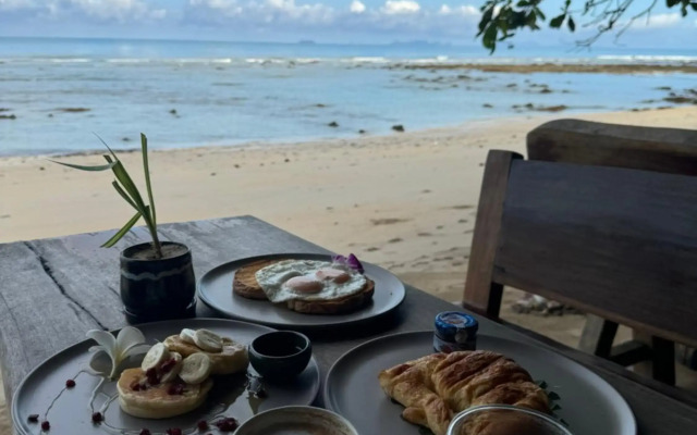Lanta Riviera Resort  (SHA Extra Plus)