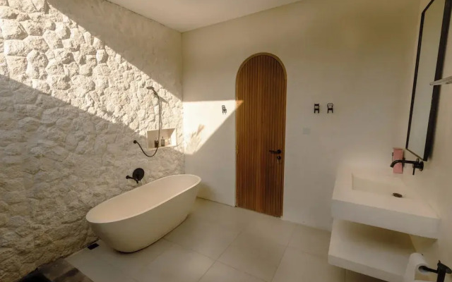 Samstiti Pool Suites Bingin Beach