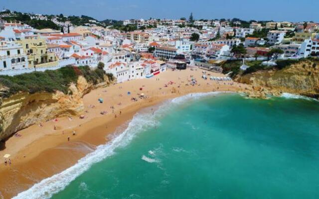 Fred E Kika Holidays