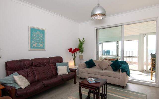 Stunning Beachfront Apt w Balcony Sea Views