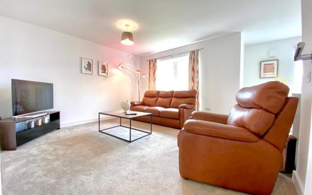 100 Thornhill Drive, Elgin