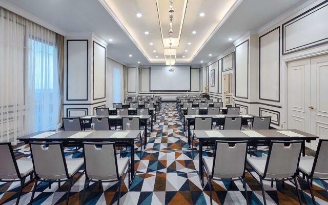 Melia Vinpearl Nha Trang Empire Hotel