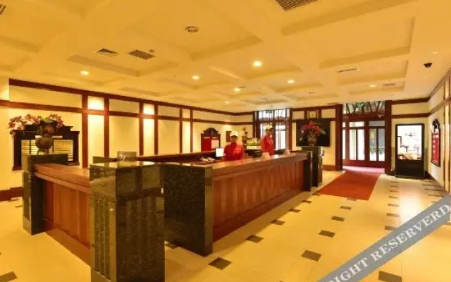Red Flag Valley Golf Hotel