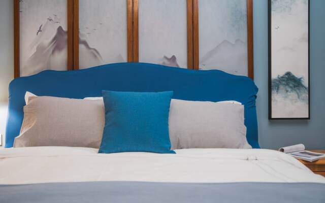 Locals Boutique Apartment Qianshan No.8