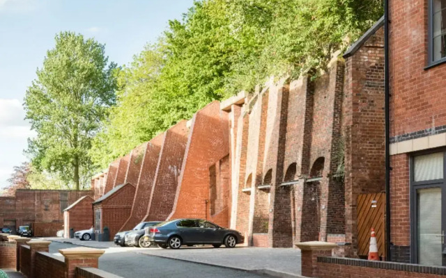 The Warehouse Loft - Trendy Converted Warehouse 3bdr