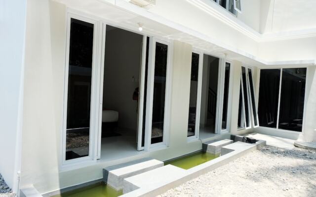 Villa Jogja Grand Bale with Private Pool by Simply Homy