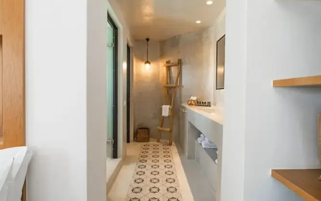 Deluxe Suite With Outdoor Hot Tub - La Torre