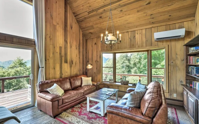 Stunning Views: Mountaintop Cabin in Burnsville! - фото 4
