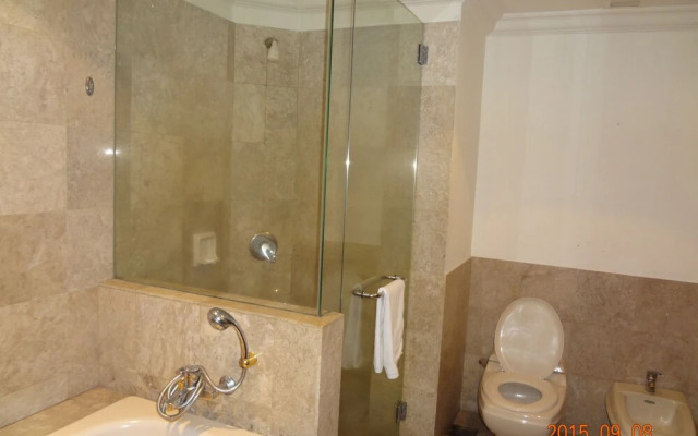 Good Service Apartment @Times square