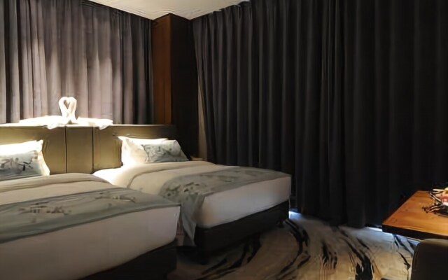 Yannian Plaza Hotel