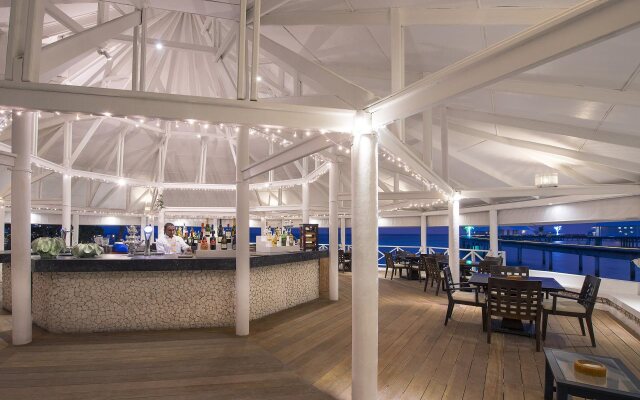 Diamonds Thudufushi Maldives Resort & Spa