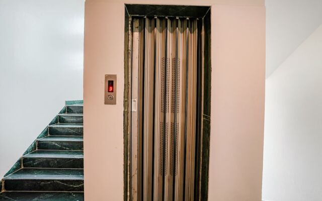 Fabhotel Kingdom Sai