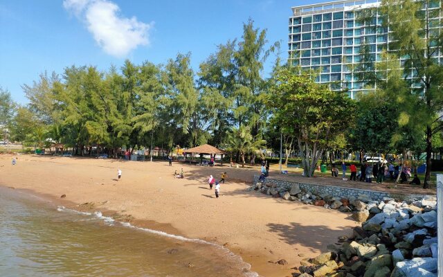 D'Wharf Hotel & Serviced Residence