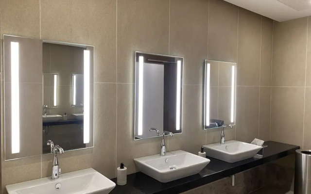 Star Land Hotel Bastos