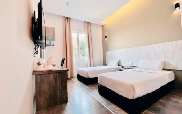 Karang Timur Motel