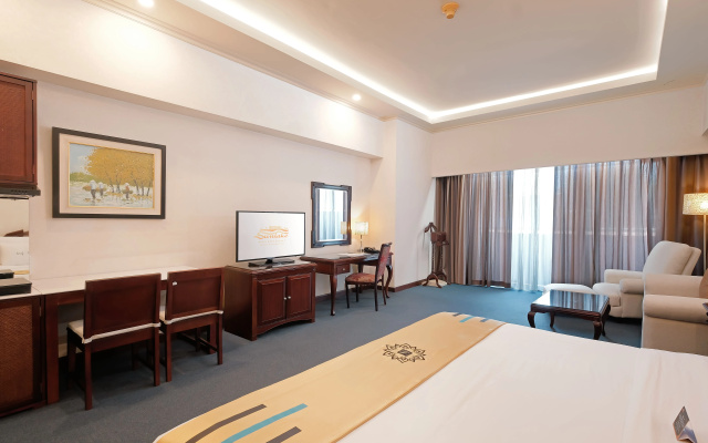 Sunlake Waterfront Resort and Convention