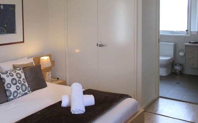 Surfside – Guest Rooms – Caves Beach