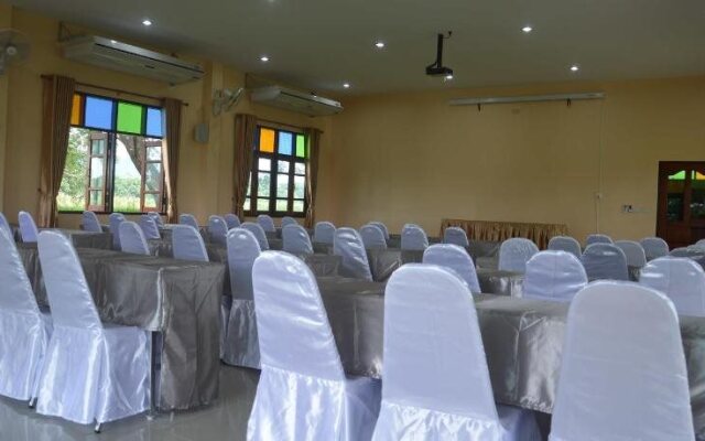 Baan Din Dee resort