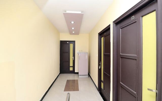 OYO 14860 Hotel Silver Star