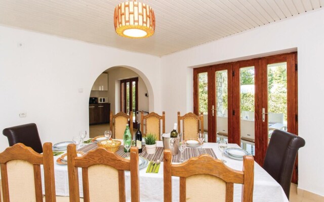 Amazing Home in Malinska With Wifi and 4 Bedrooms