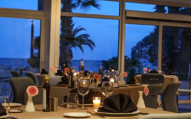 Le Meridien Beach Plaza