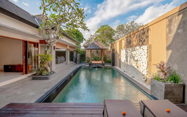 Royal Nyanyi Villa