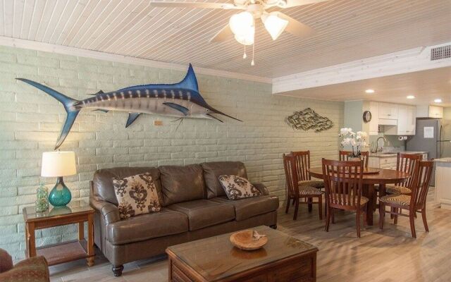 Pearl Marlin 205 by RedAwning