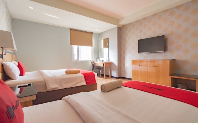 RedDoorz Plus near Bandung Station 2