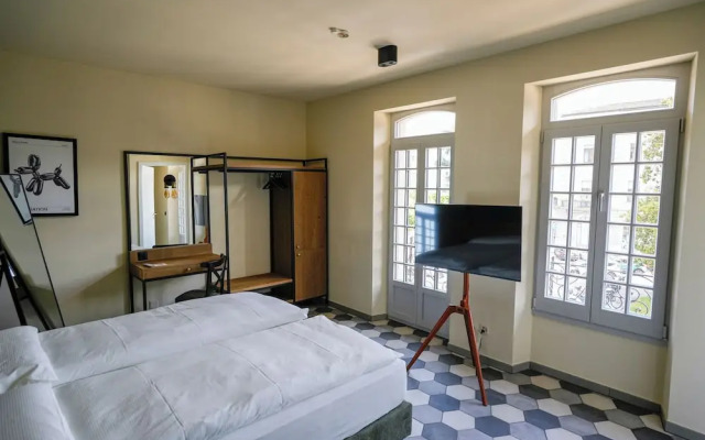 Seven Town House Boutique Hotel